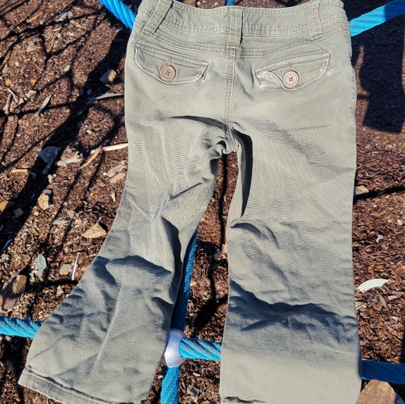 ELLE MENNO GIRL'S CROPPED GREEN JEANS 10 - Picture 3 of 3